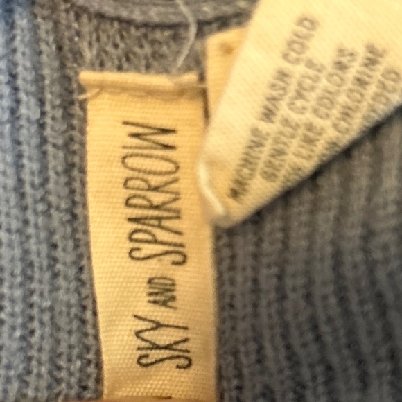 Tilly’s Blue Cropped Sweater Small - Picture 3 of 3